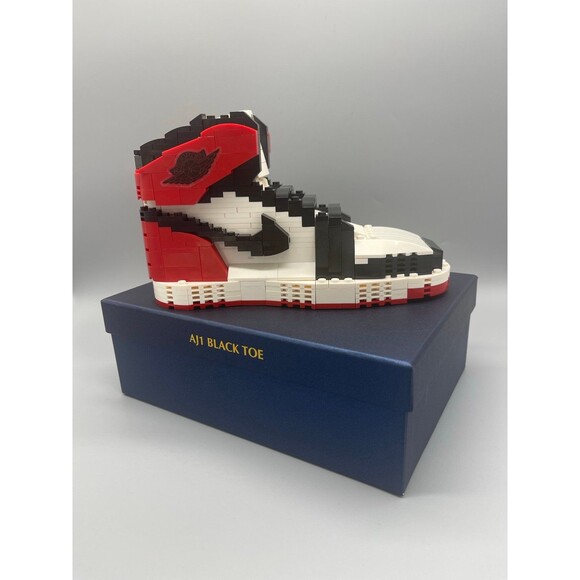 Completed Nike Air Jordan 1 Retro High ‘Black Toe’ Kick Brick Set - Picture 1 of 4